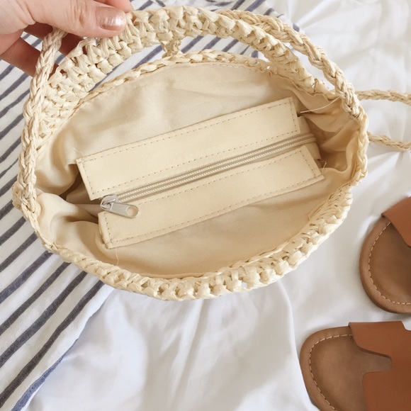 ❗️One Left❗️NWTRound Straw Bag - Picture 2 of 7